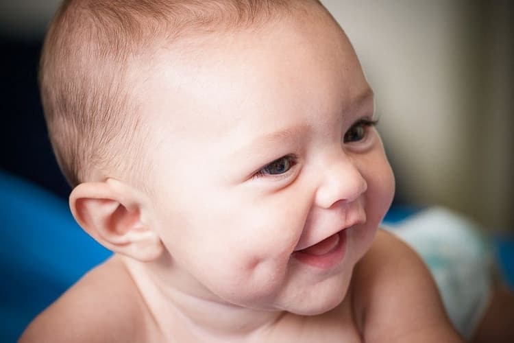 Tin vui Việt Nam: Sự Hấp Dẫn của Má Lúm Đồng Tiền - Bí Ẩn và Di Truyền